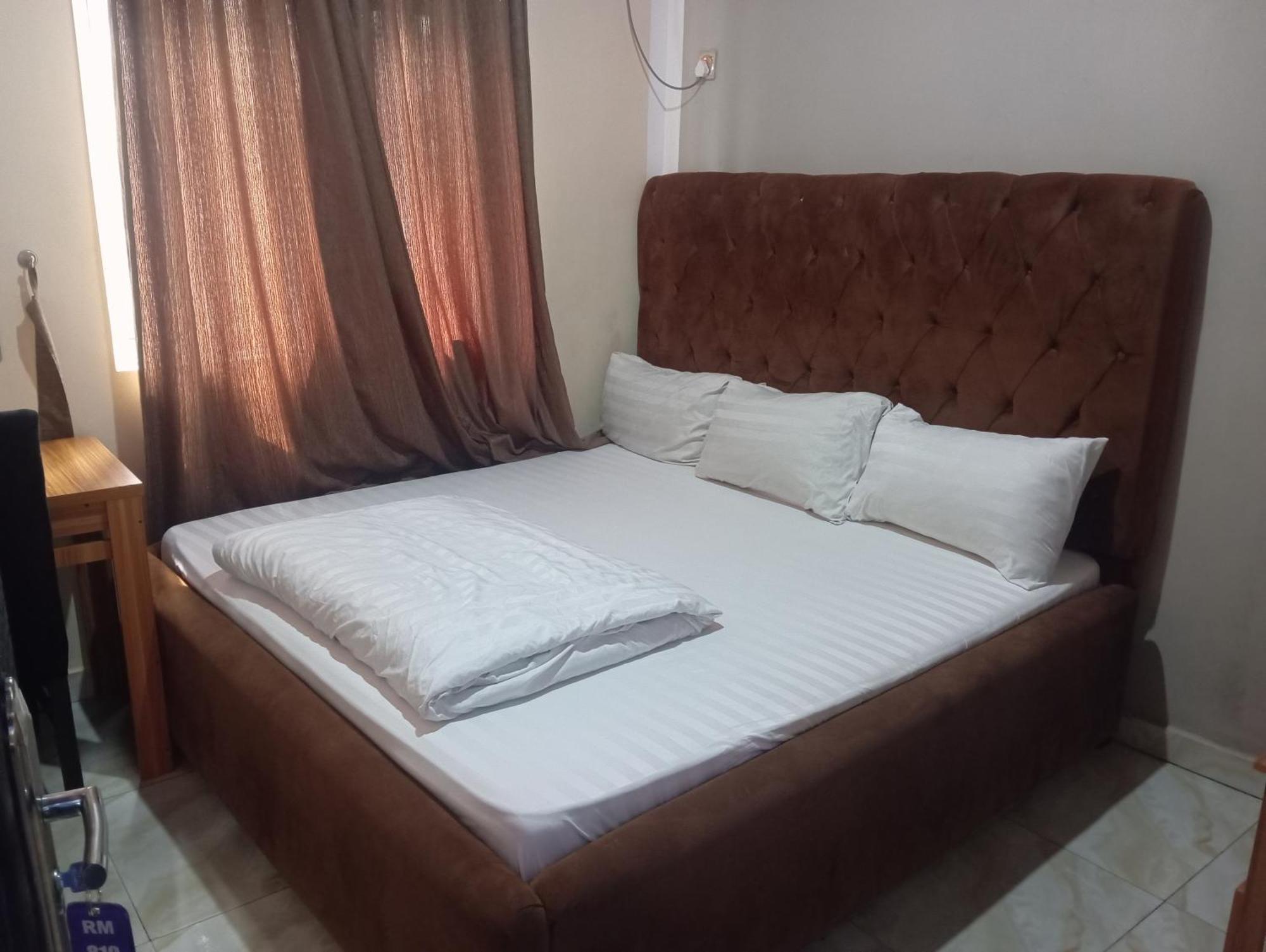 Charles Groove Hotel & Suit Port Harcourt Bagian luar foto